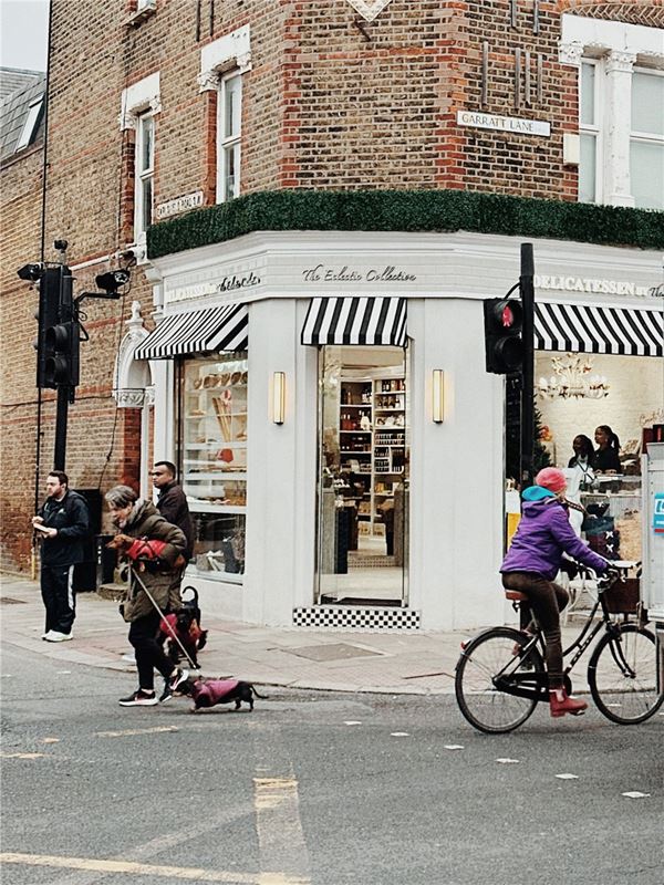 2 bedroom flat, London Square Wandsworth Common, Springfield Drive SW17 - Available