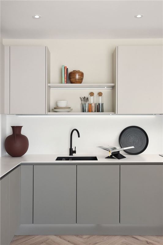 2 bedroom flat, London Square Wandsworth Common, Springfield Drive SW17 - Available