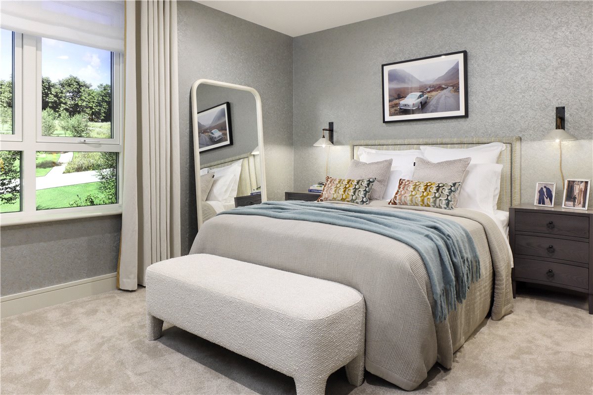 3 bedroom flat, London Square Wandsworth Common, Springfield Drive SW17 - Available