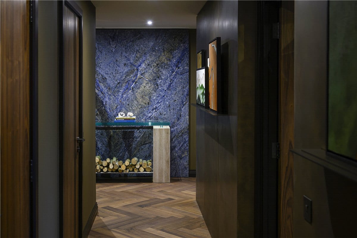 3 bedroom flat, London Dock, 9 Arrival Square E1W - Available