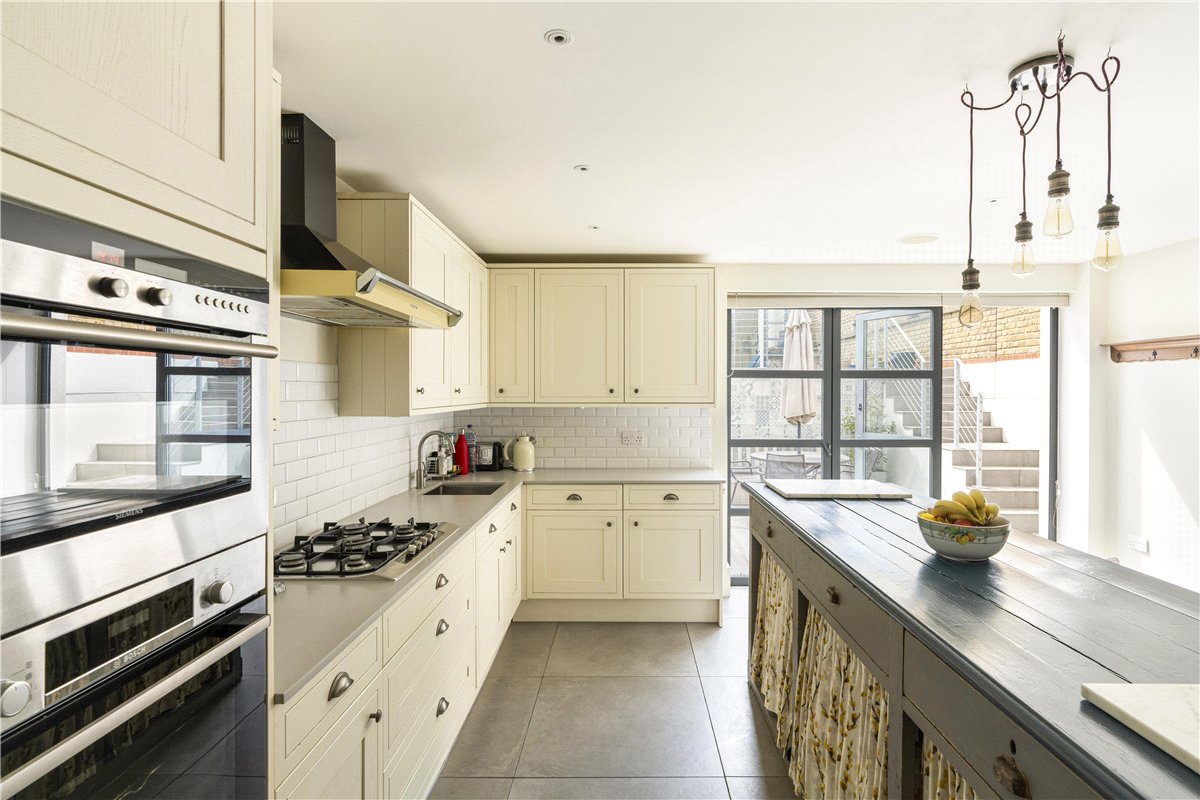 5 bedroom house, Wiseton Road, London SW17 - Available