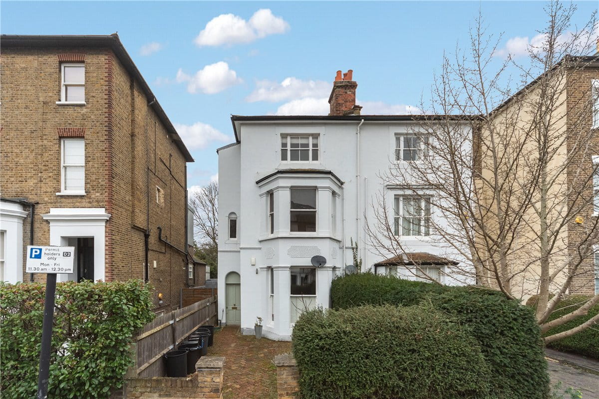 1 bedroom flat, Brodrick Road, Wandsworth Common SW17 - Sold