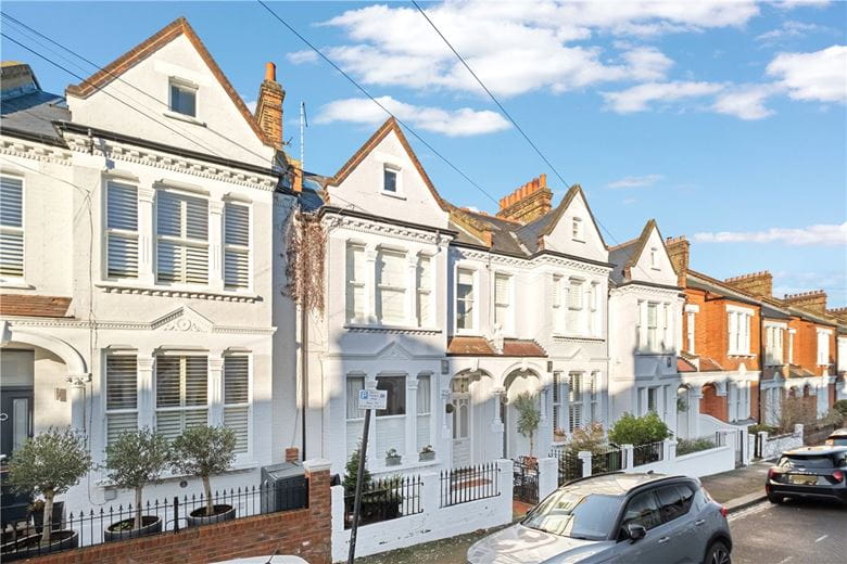 2 bedroom flat, Airedale Road, London SW12 - Available