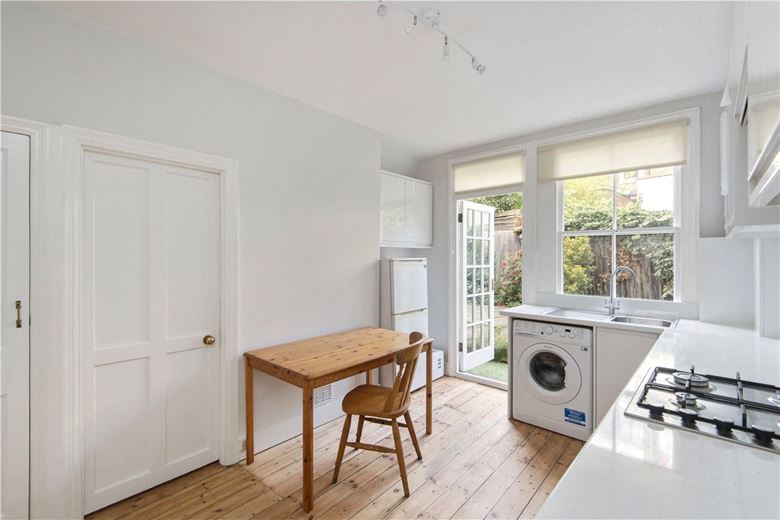 2 bedroom maisonette, Beira Street, Balham/Clapham South SW12 - Sold