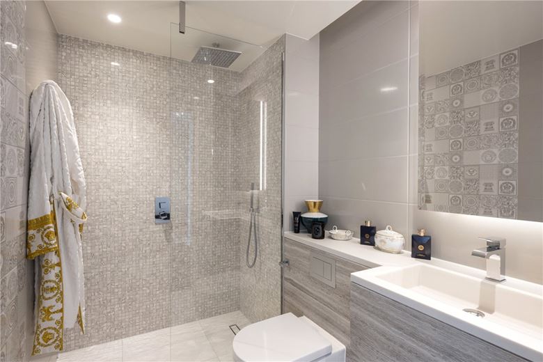 3 bedroom flat, DAMAC Tower, Nine Elms SW8 - Available