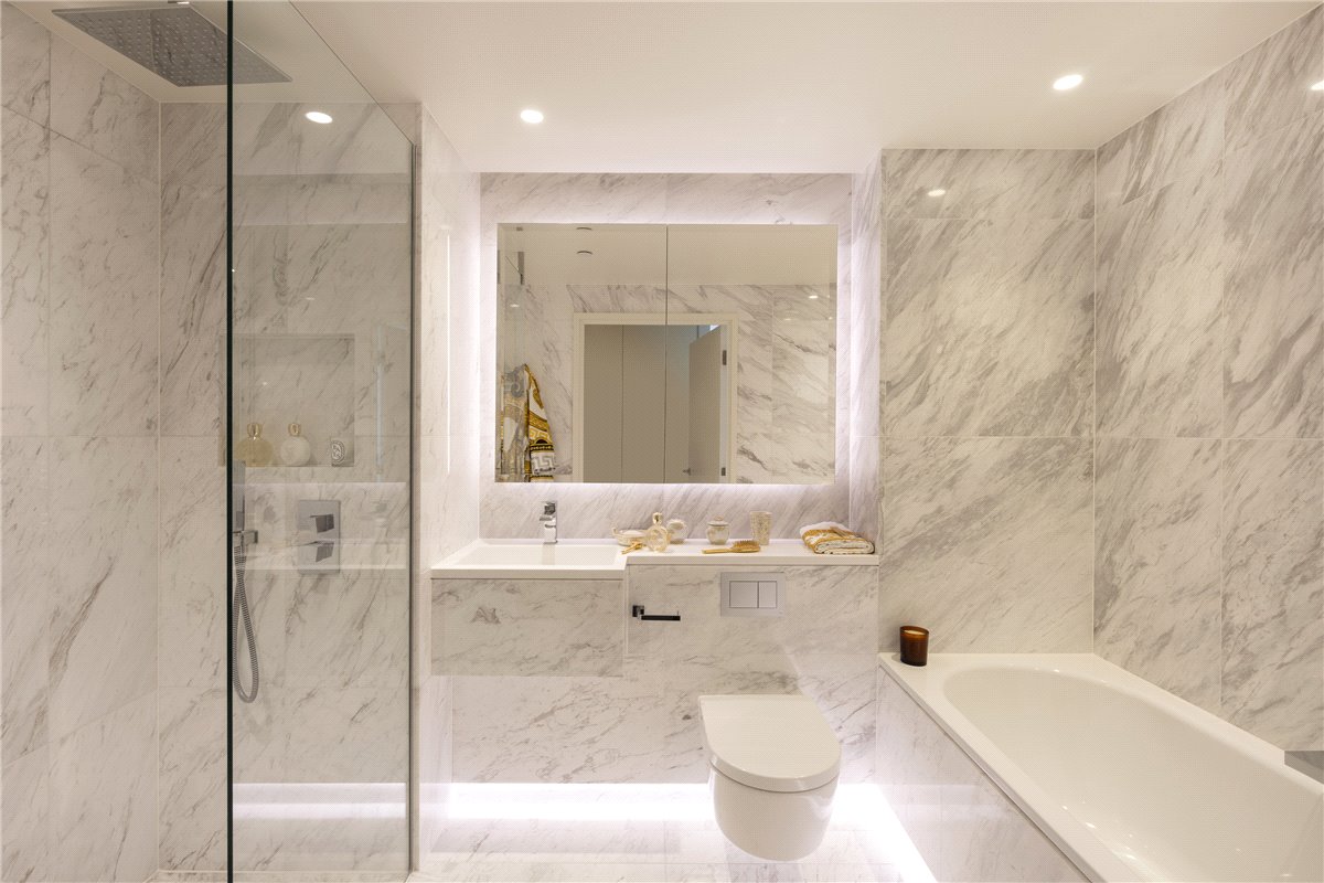 3 bedroom flat, DAMAC Tower, Nine Elms SW8 - Available