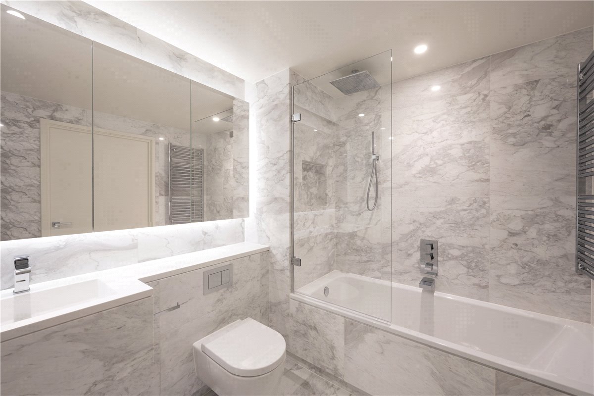 2 bedroom flat, DAMAC Tower, Nine Elms SW8 - Available