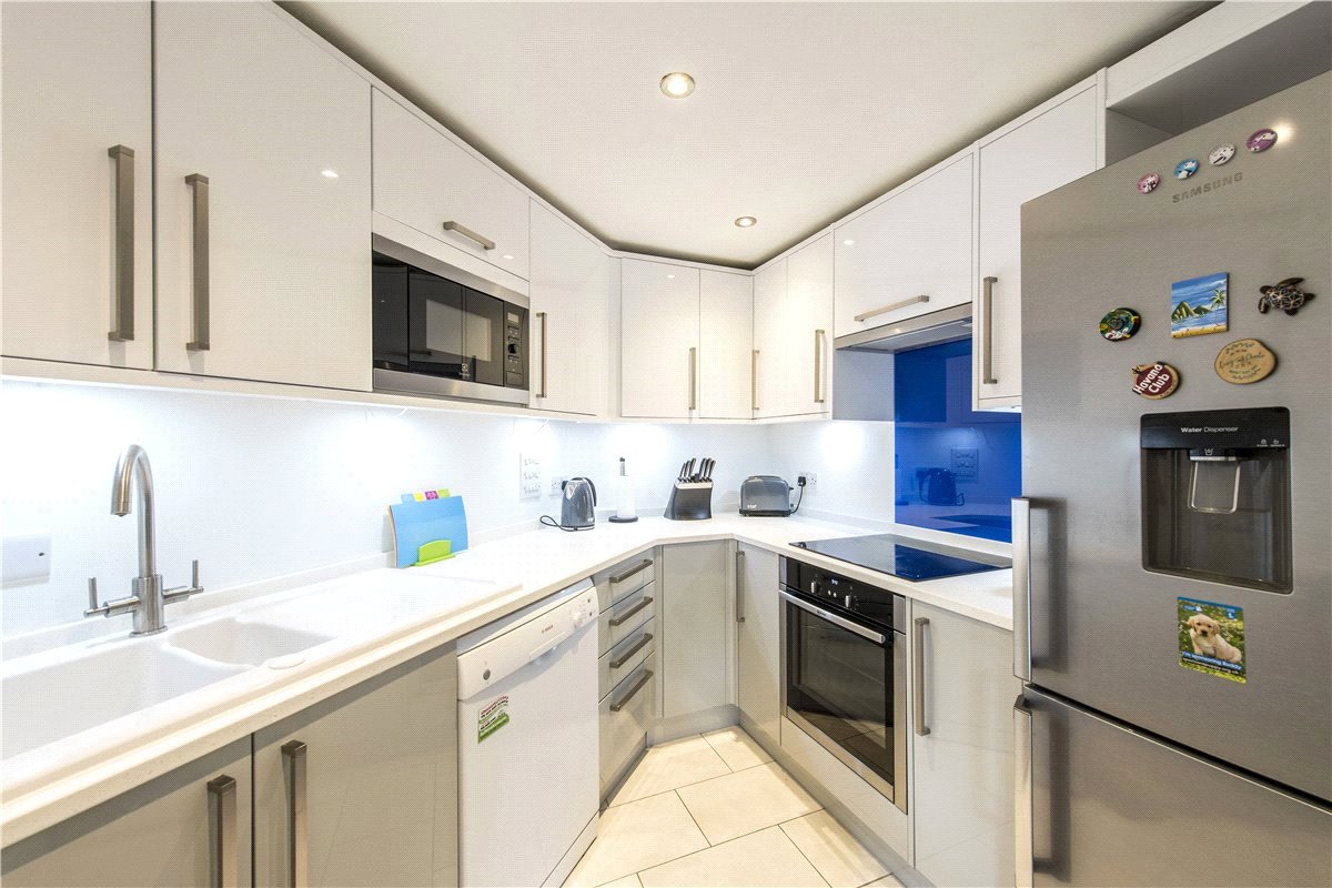 2 bedroom flat, Heritage Park, Tooting Common/Tooting Bec SW17 - Sold STC