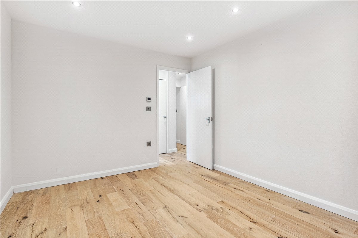 1 bedroom flat, College Gardens, London SW17 - Sold