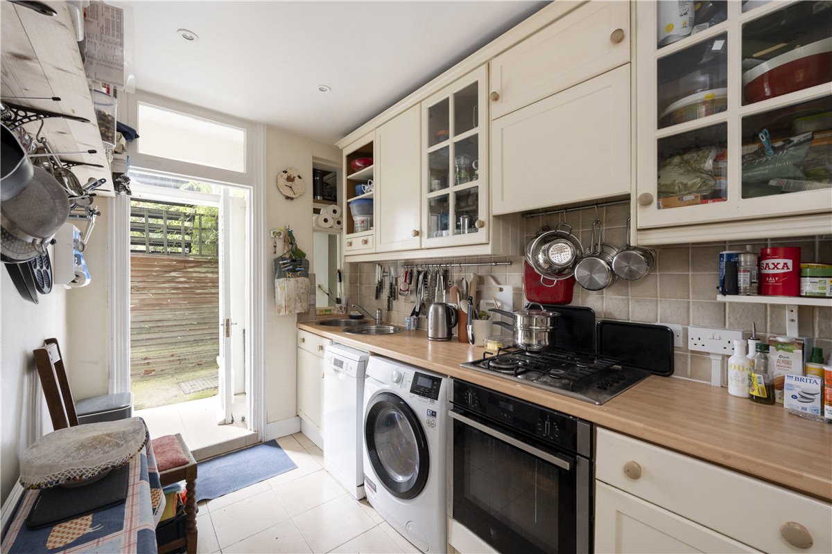 2 bedroom flat, Trinity Fields, Wandsworth Common SW17 - Sold STC