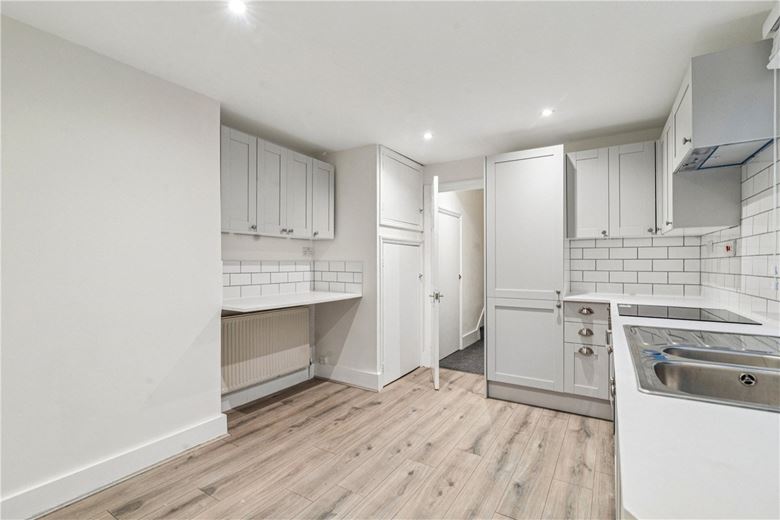 1 bedroom flat, Glenelg Road, London SW2 - Available