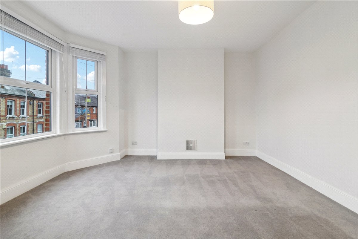 2 bedroom flat, Glenelg Road, London SW2 - Available