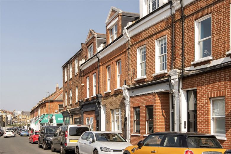 2 bedroom flat, Between The Commons, London SW11 - Available