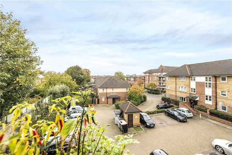 1 bedroom flat, Naples Court, 72 St. James's Drive SW12 - Available