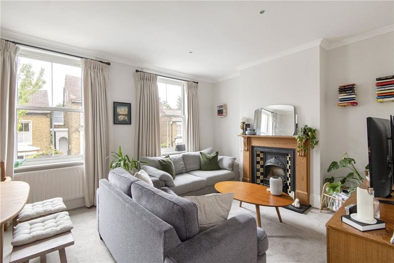2 bedroom flat, Althorp Road, Wandsworth Common SW17 - Available