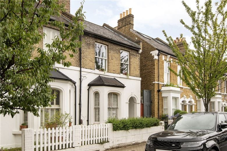 2 bedroom flat, Althorp Road, Wandsworth Common SW17 - Available