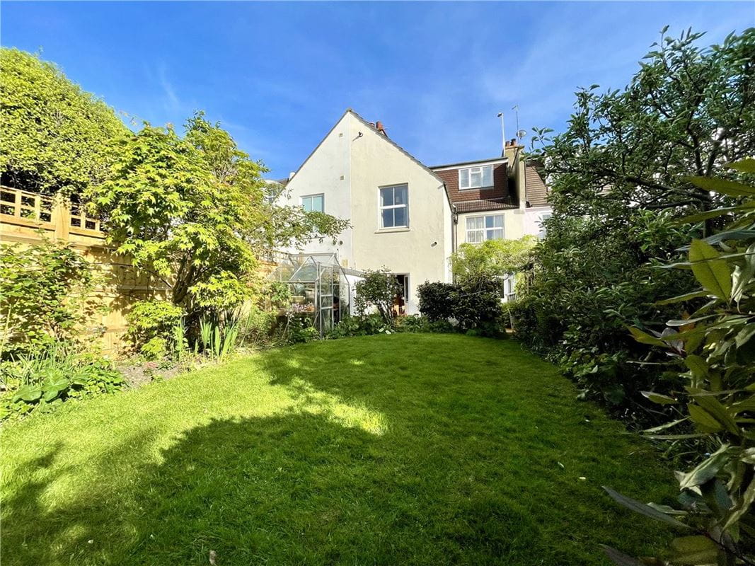 5 bedroom house, Frewin Road, London SW18 - Sold