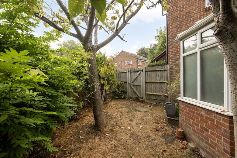 1 bedroom house, St. Peter's Close, London SW17 - Sold