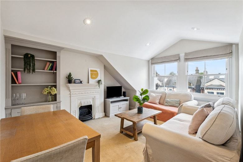 2 bedroom flat, Geraldine Road, London SW18 - Sold STC