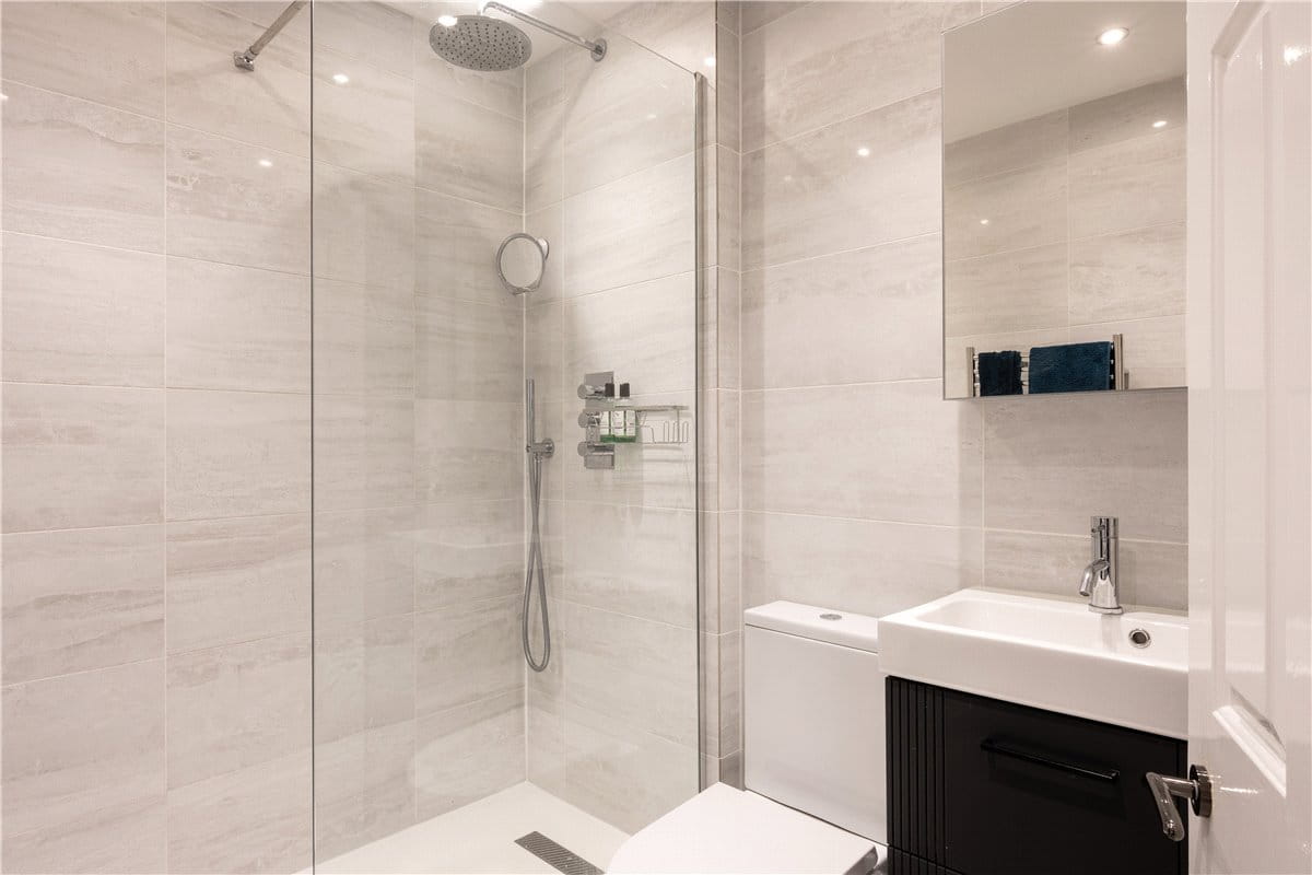 3 bedroom house, Bevin Square, London SW17 - Sold