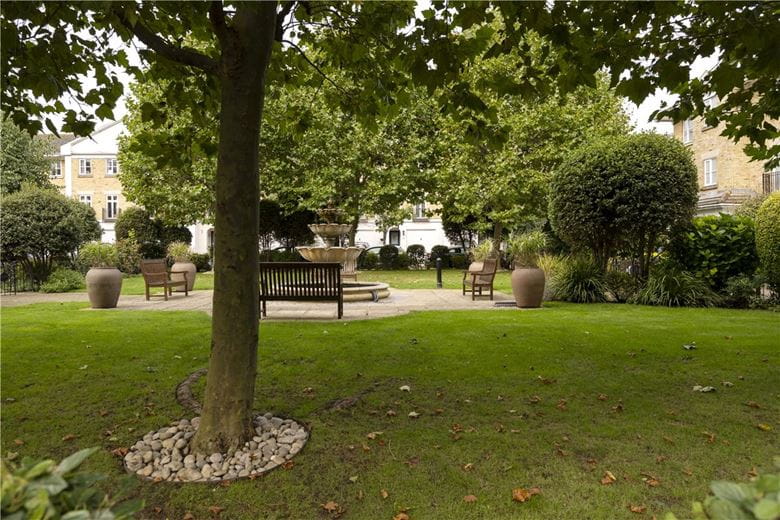 3 bedroom house, Bevin Square, London SW17 - Sold