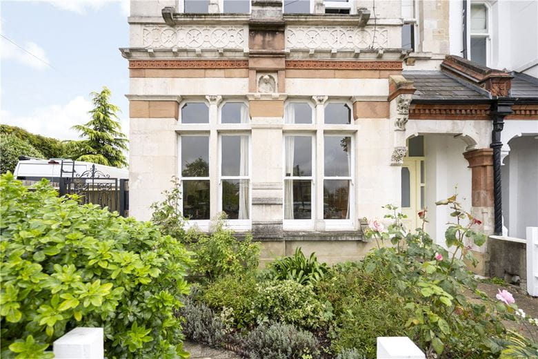 2 bedroom flat, Beechcroft Road, London SW17 - Available