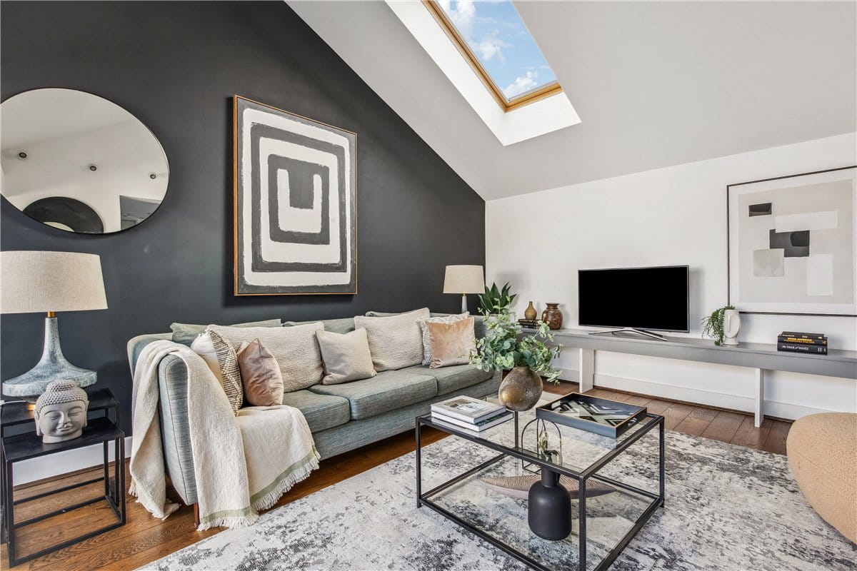 1 bedroom house, St. Anthony's Close, College Gardens SW17 - Sold