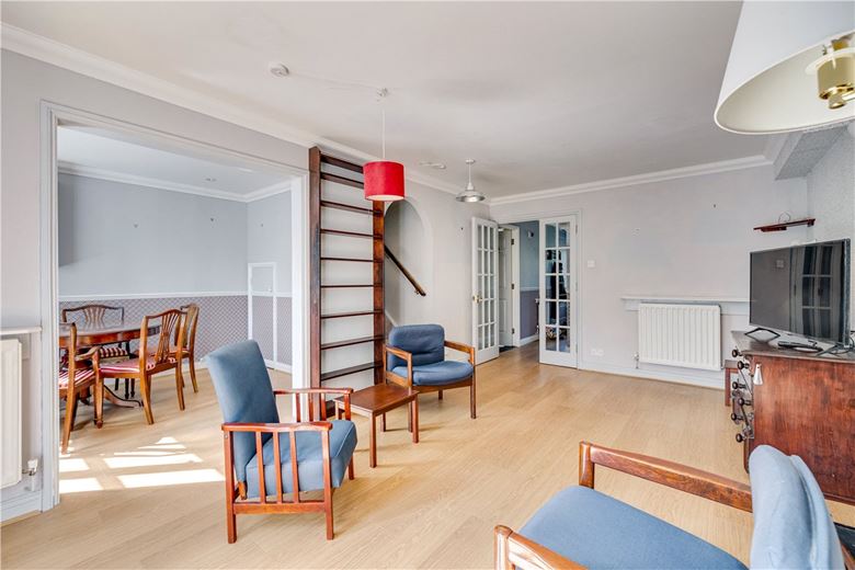 3 bedroom house, Victoria Mews, Earlsfield SW18 - Sold STC