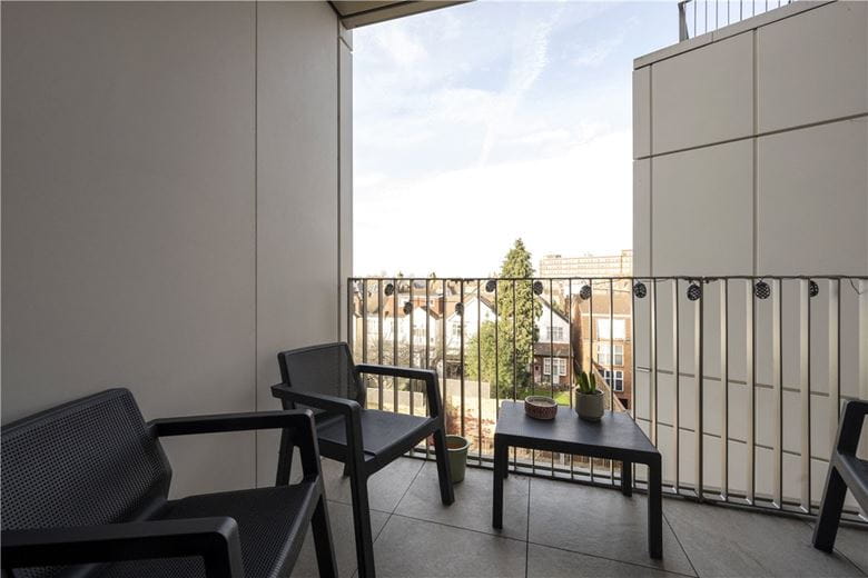 1 bedroom flat, Tramyard Apartments, Balham SW17 - Sold