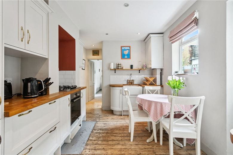 2 bedroom maisonette, Ingelow Road, London SW8 - Sold