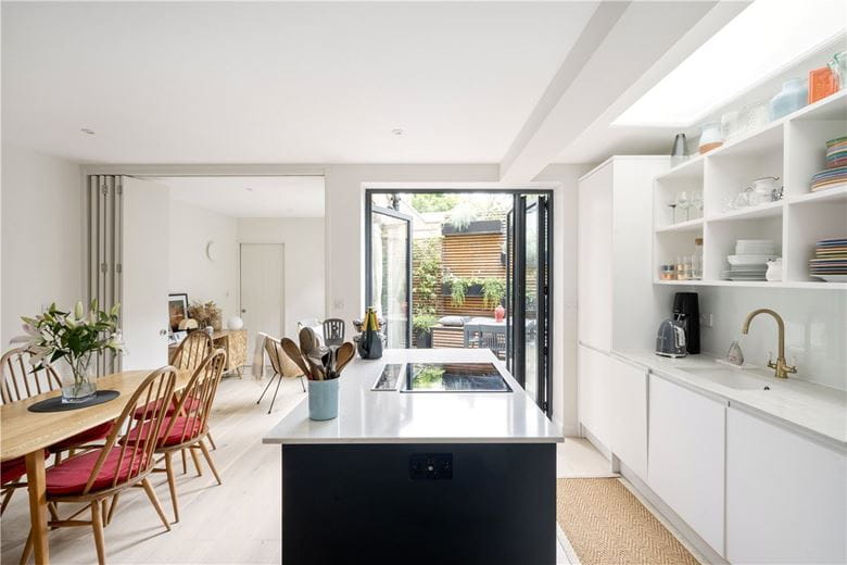 2 bedroom house, Nottingham Road, London SW17 - Sold STC