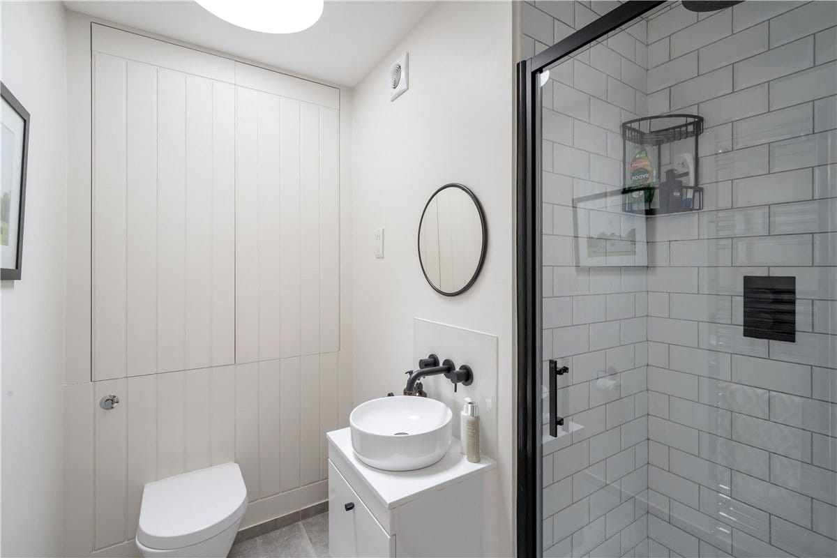 2 bedroom house, Nottingham Road, London SW17 - Sold