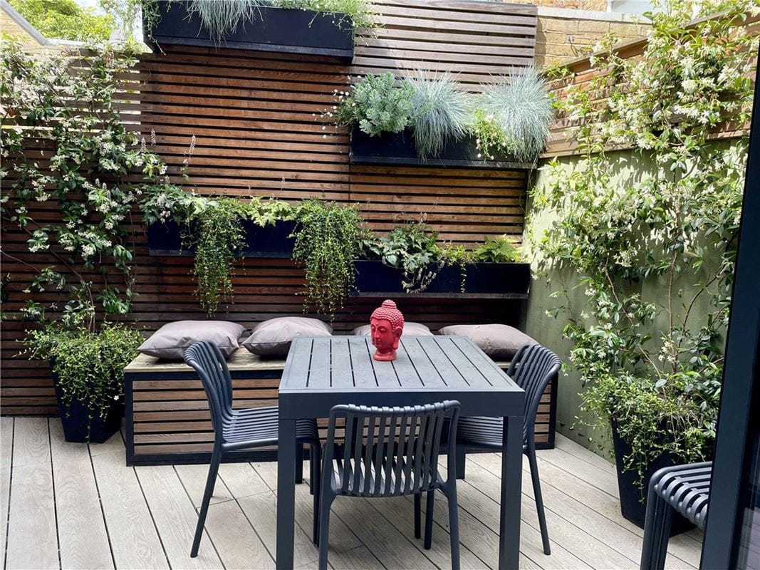 2 bedroom house, Nottingham Road, London SW17 - Sold