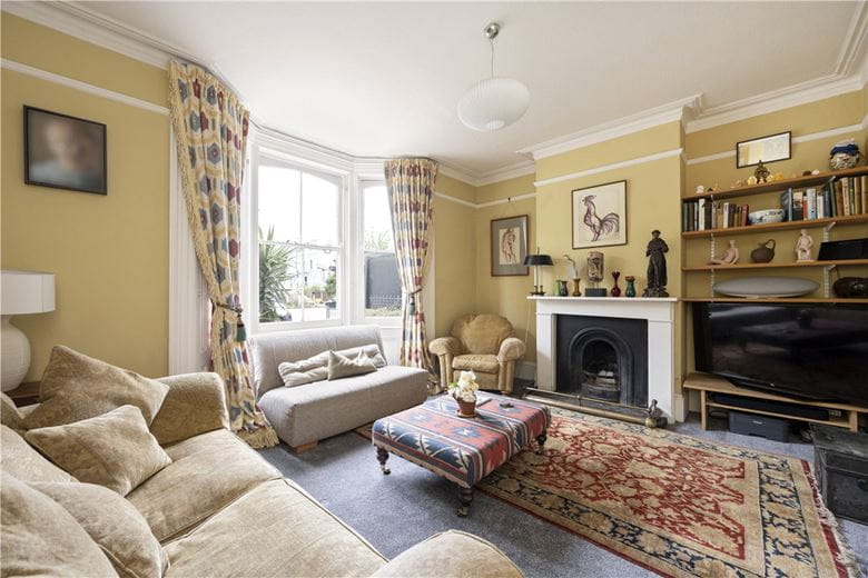 3 bedroom house, Nottingham Road, London SW17 - Available