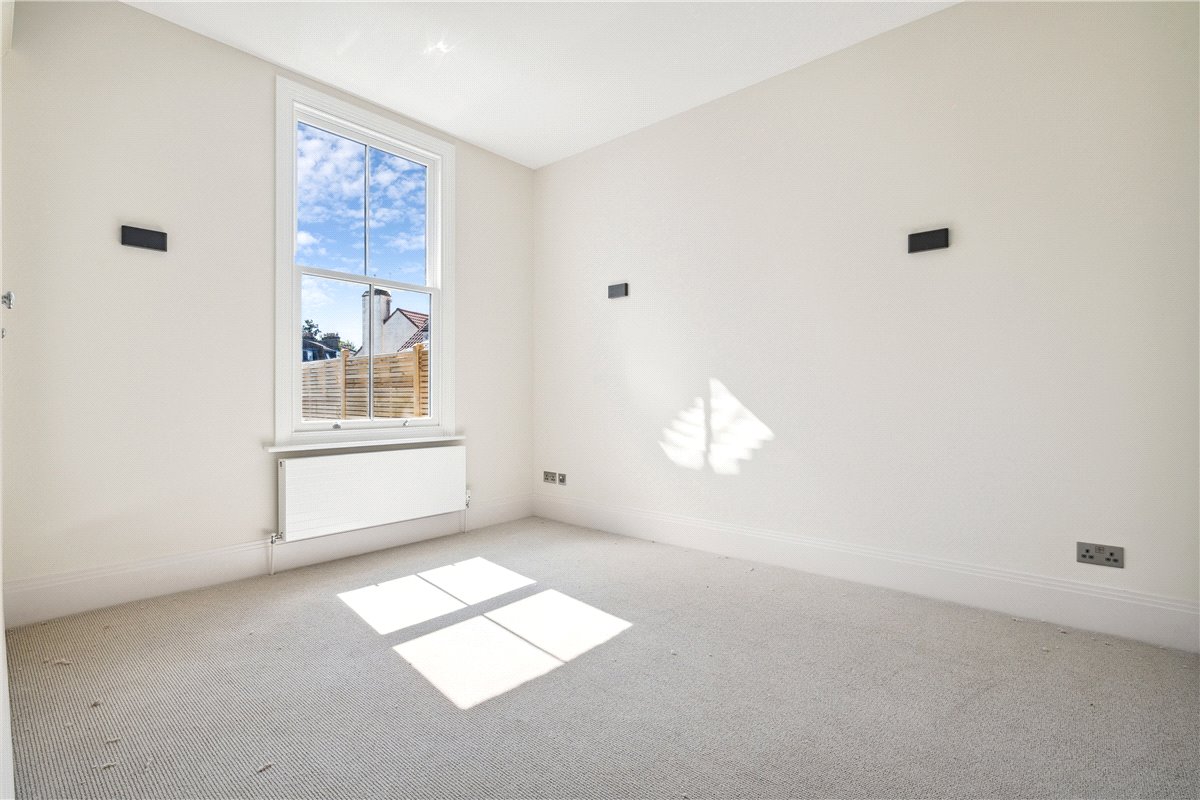 3 bedroom flat, Bellevue Road, London SW17 - Sold