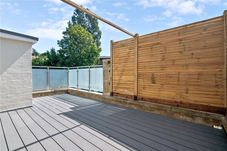 3 bedroom flat, Bellevue Road, London SW17 - Sold