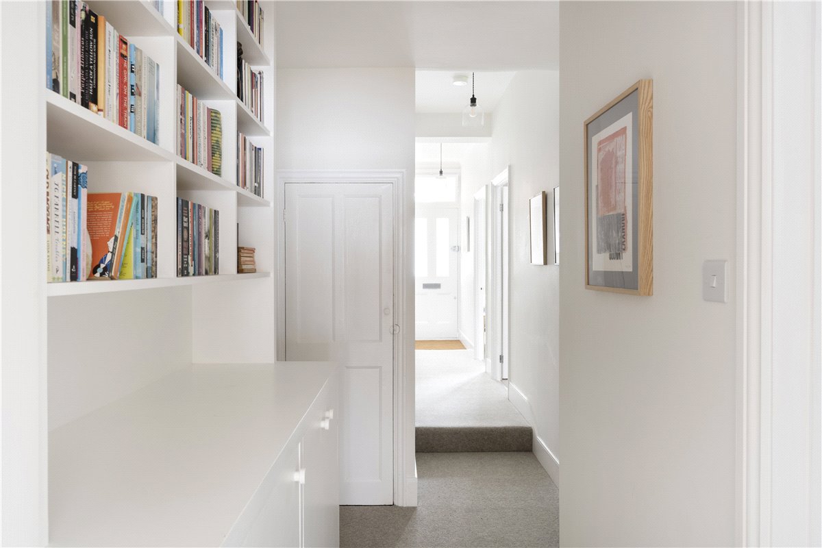 2 bedroom maisonette, Boundary Road, London SW19 - Sold