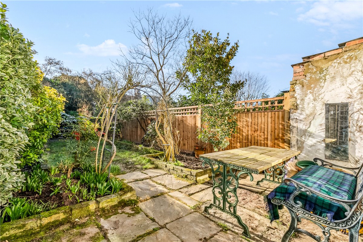 2 bedroom house, Smallwood Road, London SW17 - Sold