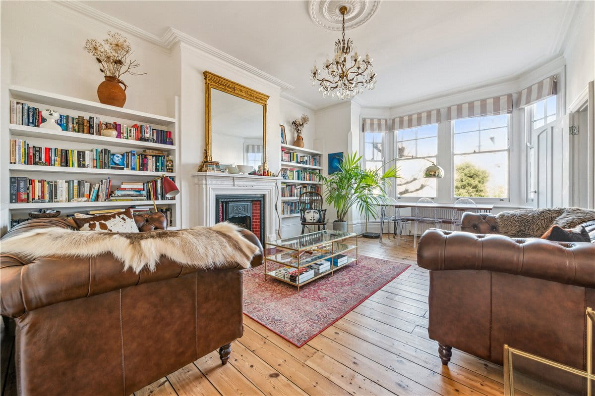 2 bedroom flat, Mayford Road, London SW12 - Sold