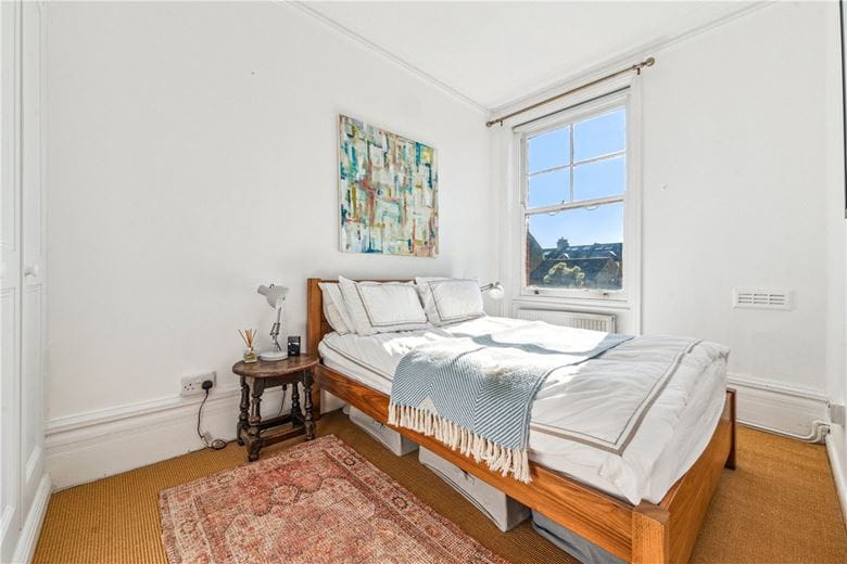 2 bedroom flat, Mayford Road, London SW12 - Sold