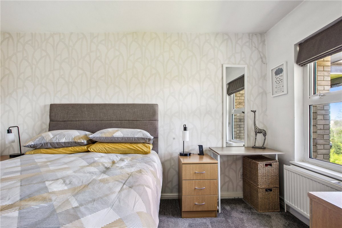 1 bedroom flat, Bedford Hill, London SW12 - Sold STC