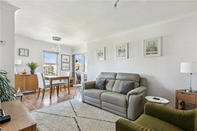 1 bedroom flat, Bedford Hill, London SW12 - Available