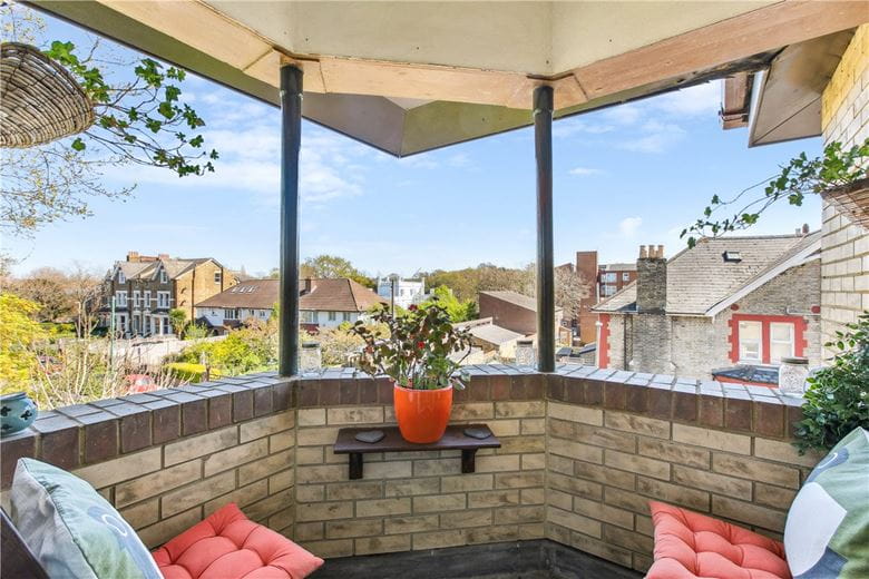 1 bedroom flat, Bedford Hill, London SW12 - Available