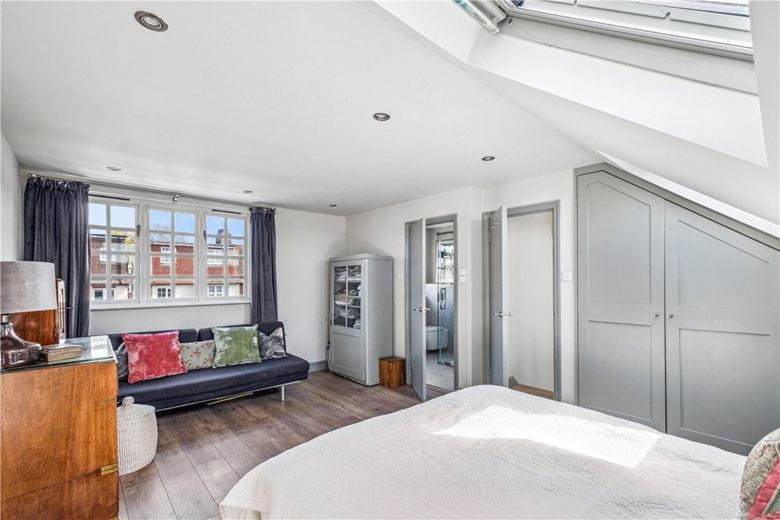 4 bedroom house, Marham Gardens, London SW18 - Sold