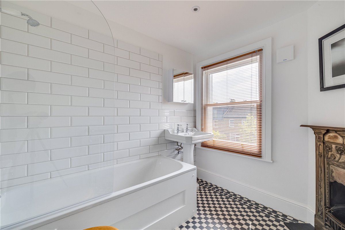 5 bedroom house, Calbourne Road, London SW12 - Sold STC