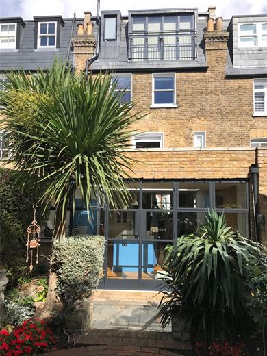 5 bedroom house, Calbourne Road, London SW12 - Sold STC