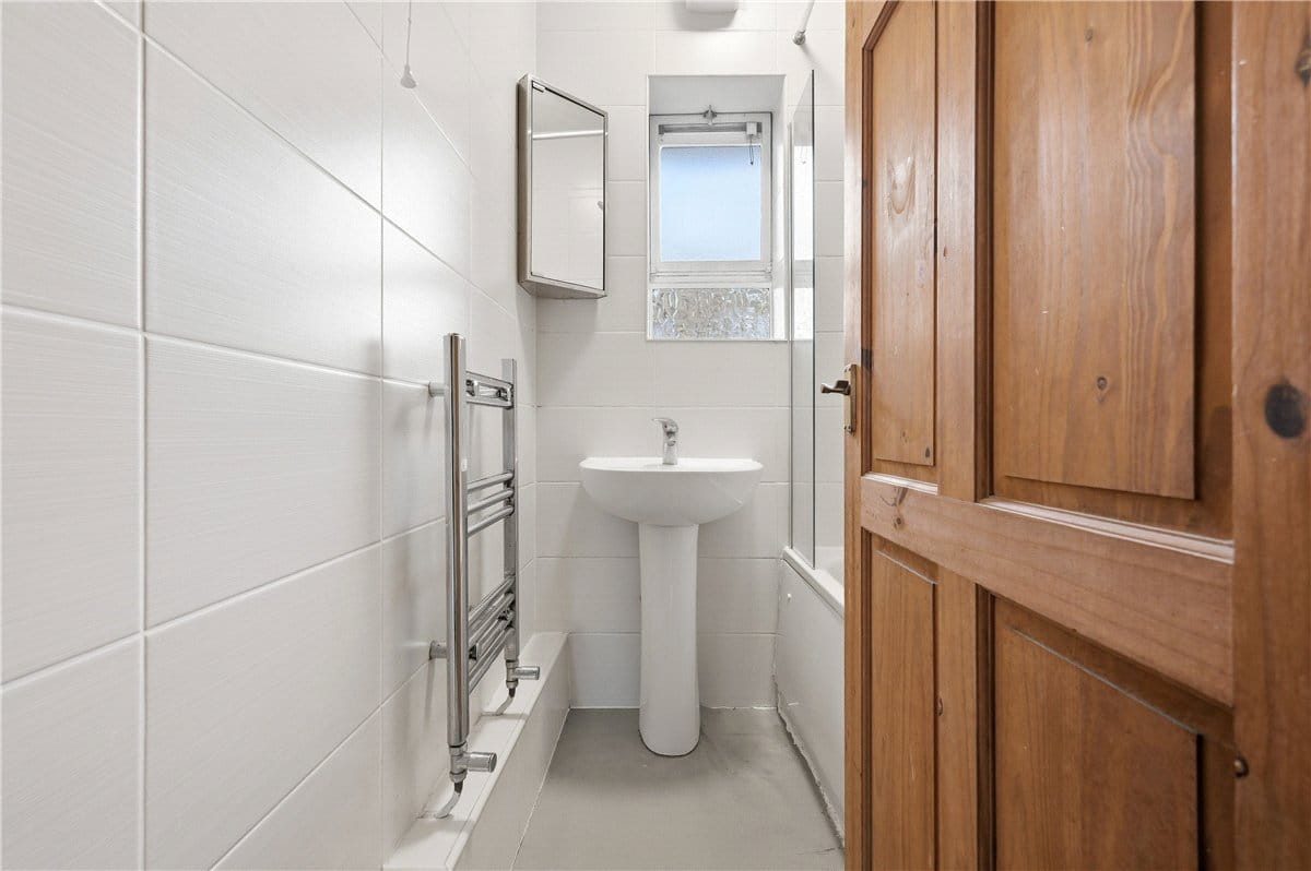 4 bedroom flat, Bolingbroke Grove, London SW11 - Available