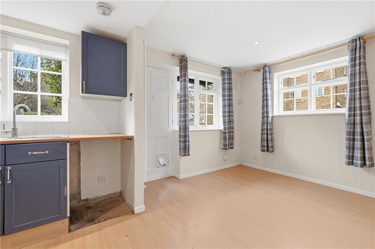 1 bedroom house, Ashdown Way, Balham SW17 - Available