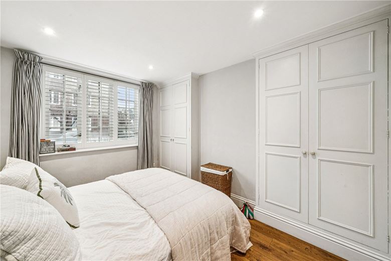 2 bedroom flat, Frogmore, London SW18 - Sold STC