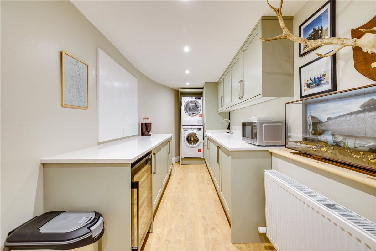 2 bedroom flat, Birdhurst Road, London SW18 - Available